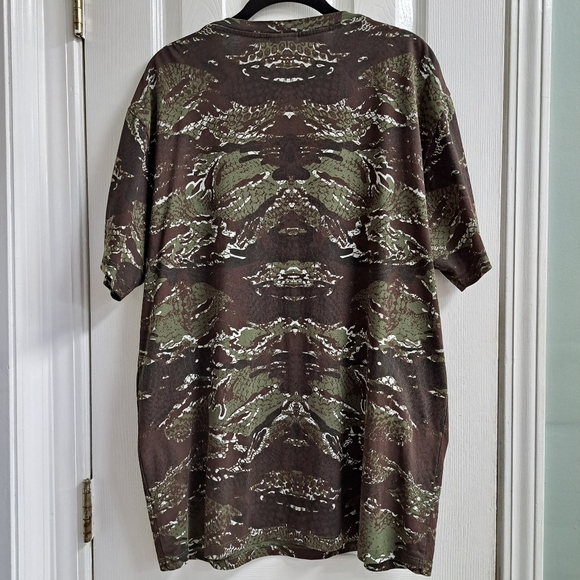 Marcelo Burlon County of Milan Snake and Skull Tee in Brown and Olive - Picture 6 of 9